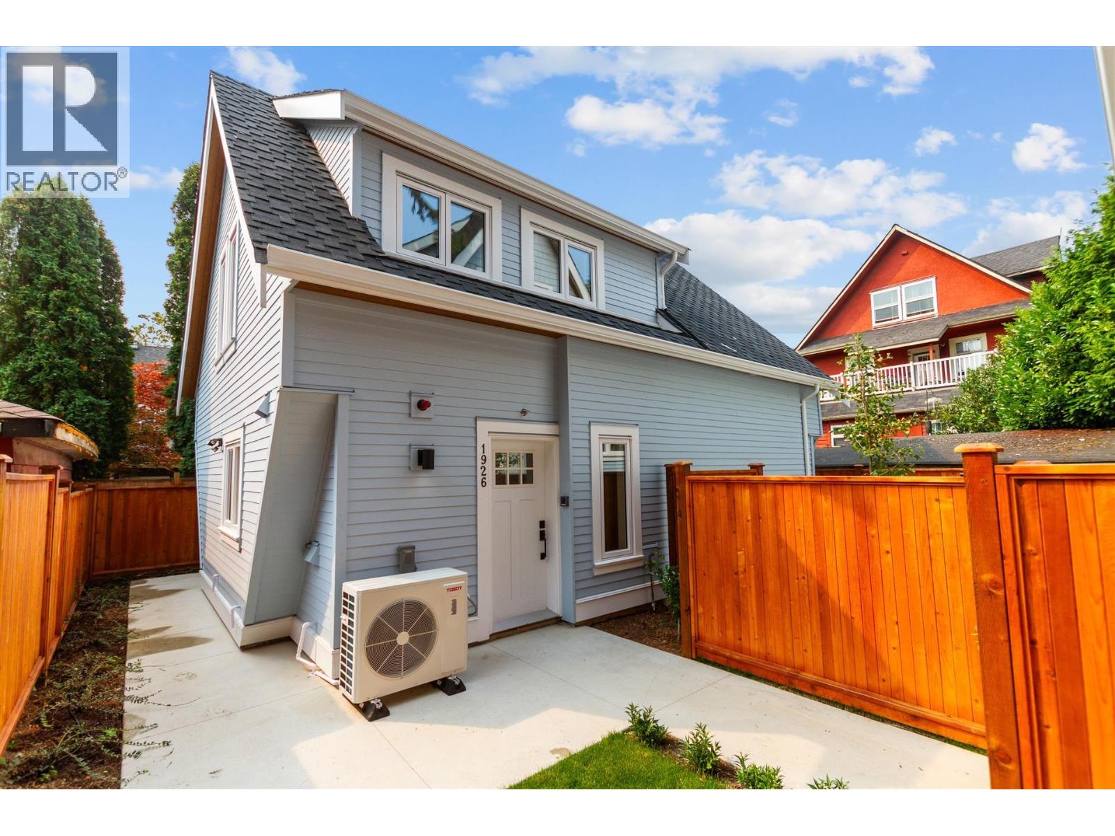 1926 William St, Vancouver, BC V5L 2R8