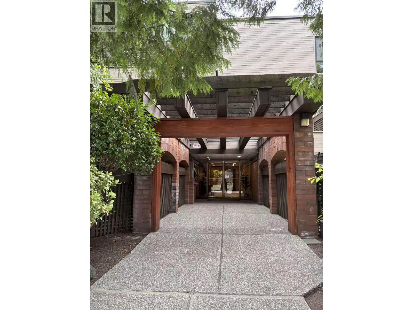 444 W 49th Avenue Unit 201, Vancouver, BC V5Y 2V4