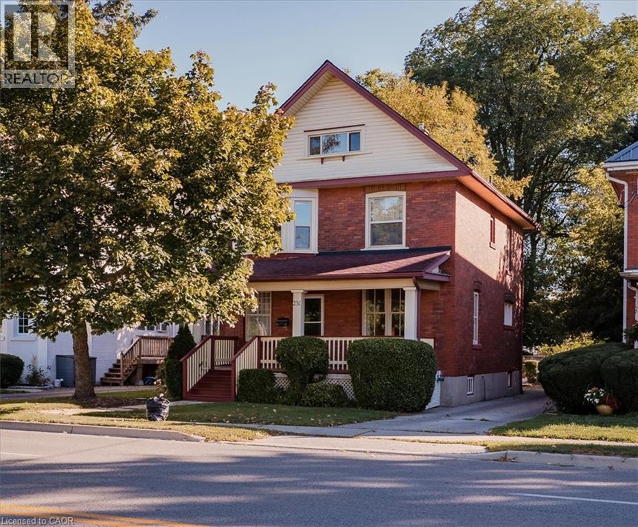 251 Norfolk St S, Simcoe, ON N3Y 2W6