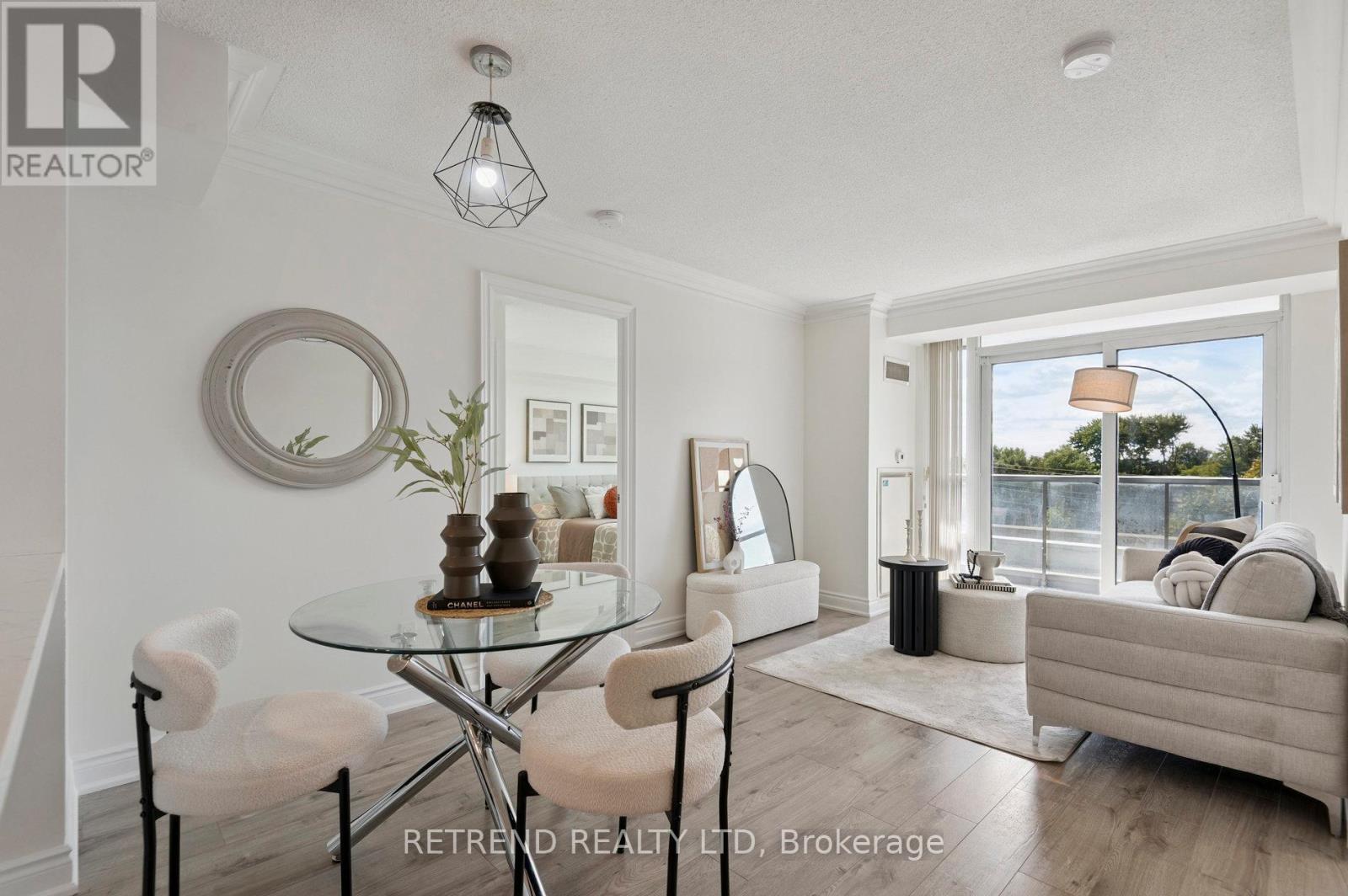 411 15 Greenview Ave, Toronto, ON M2M 4M7