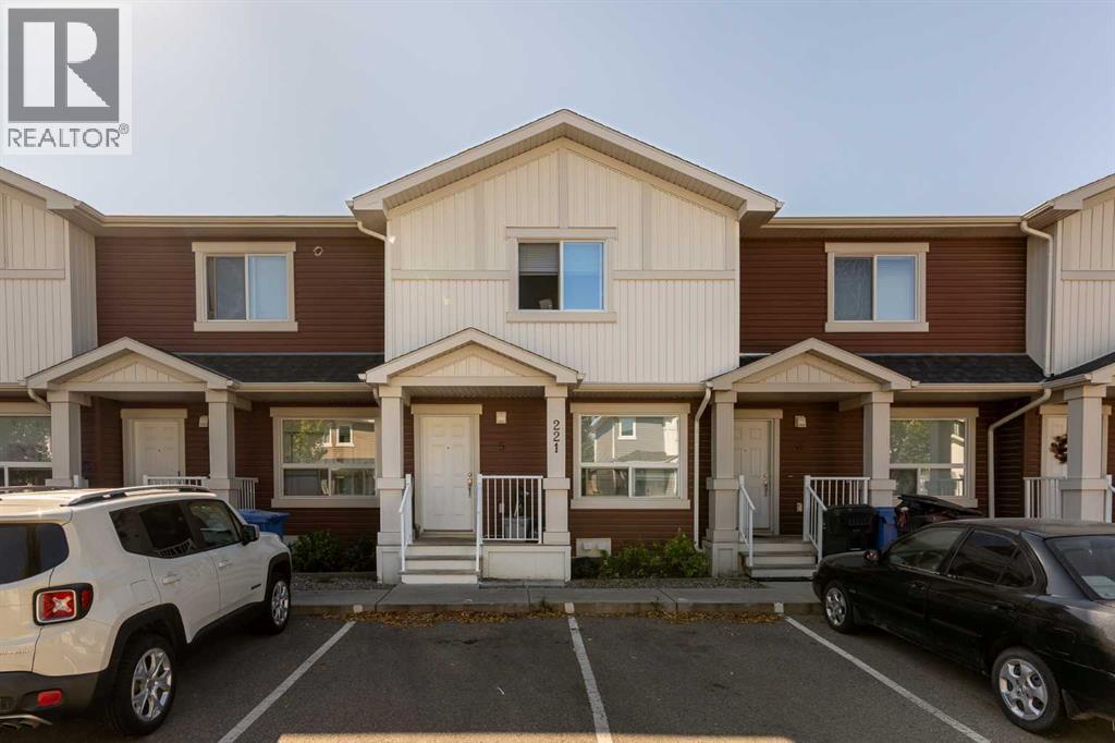 221 Silkstone Road W Unit 5, Lethbridge, AB T1J 4J9