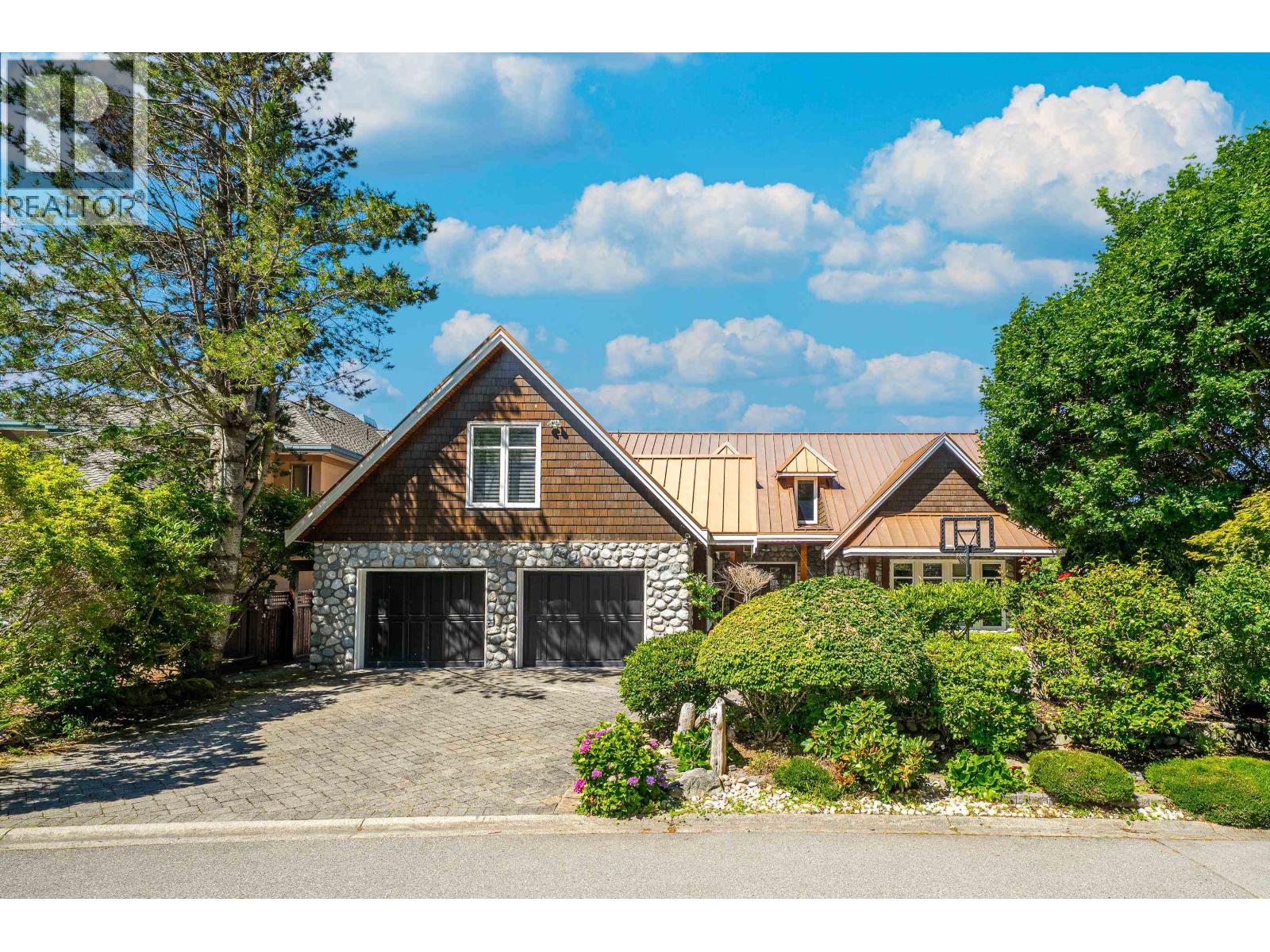 768 Tsawwassen Beach Rd, Delta, BC V4M 2J3