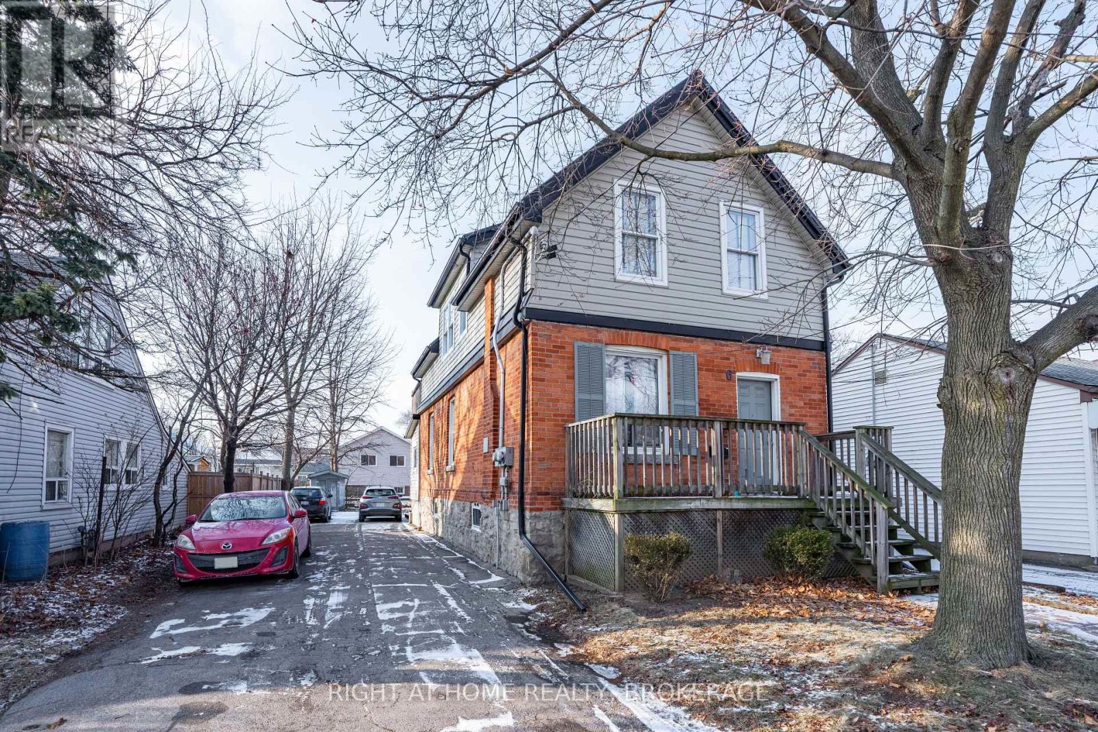 6 E 32nd St, Hamilton, ON L8V 3R6