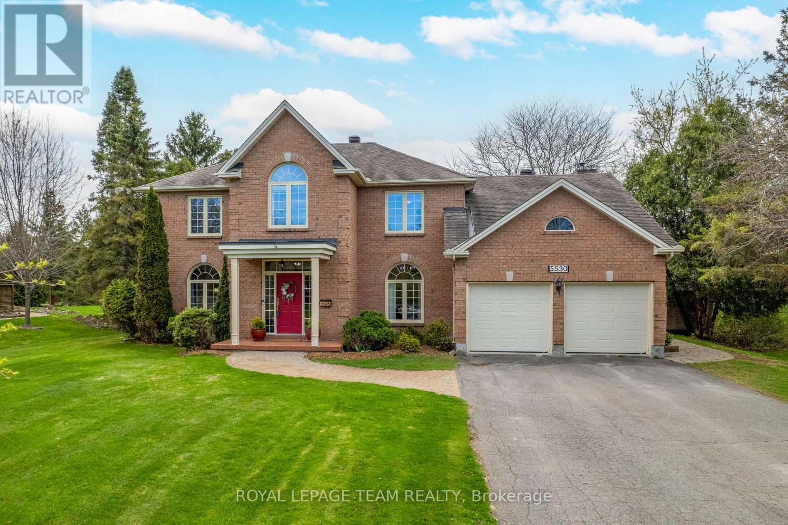 5530 Pettapiece Cres, Ottawa, ON K4M 1C5