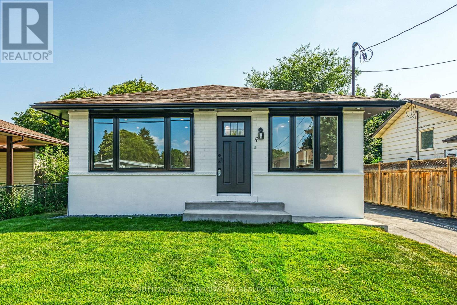 4 Lilacside Dr, Hamilton, ON L8V 2L6