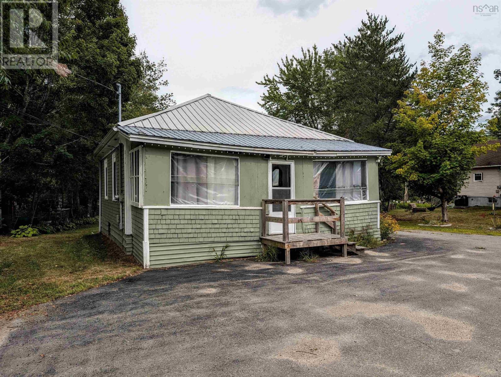 5346 Highway 10, New Germany, NS B0R 1E0