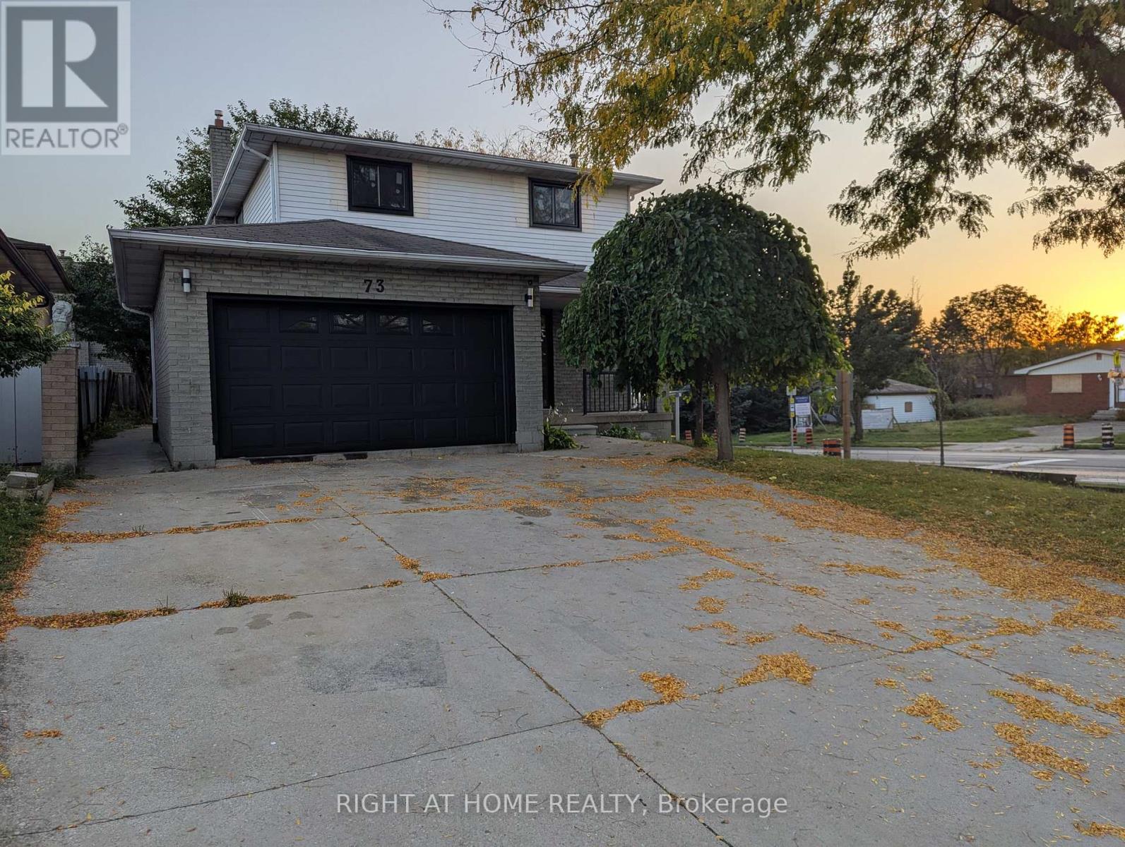 73 Skyview Dr, Hamilton, ON L9B 1X5