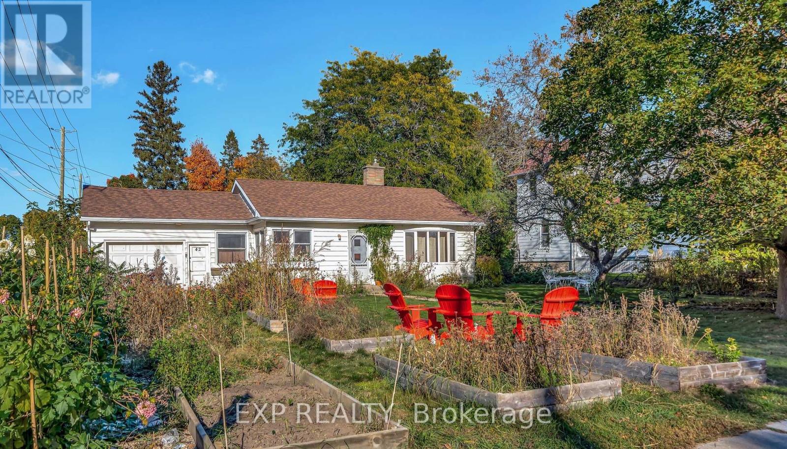 42 Paul St, Prince Edward County Picton Ward, ON K0K 2T0