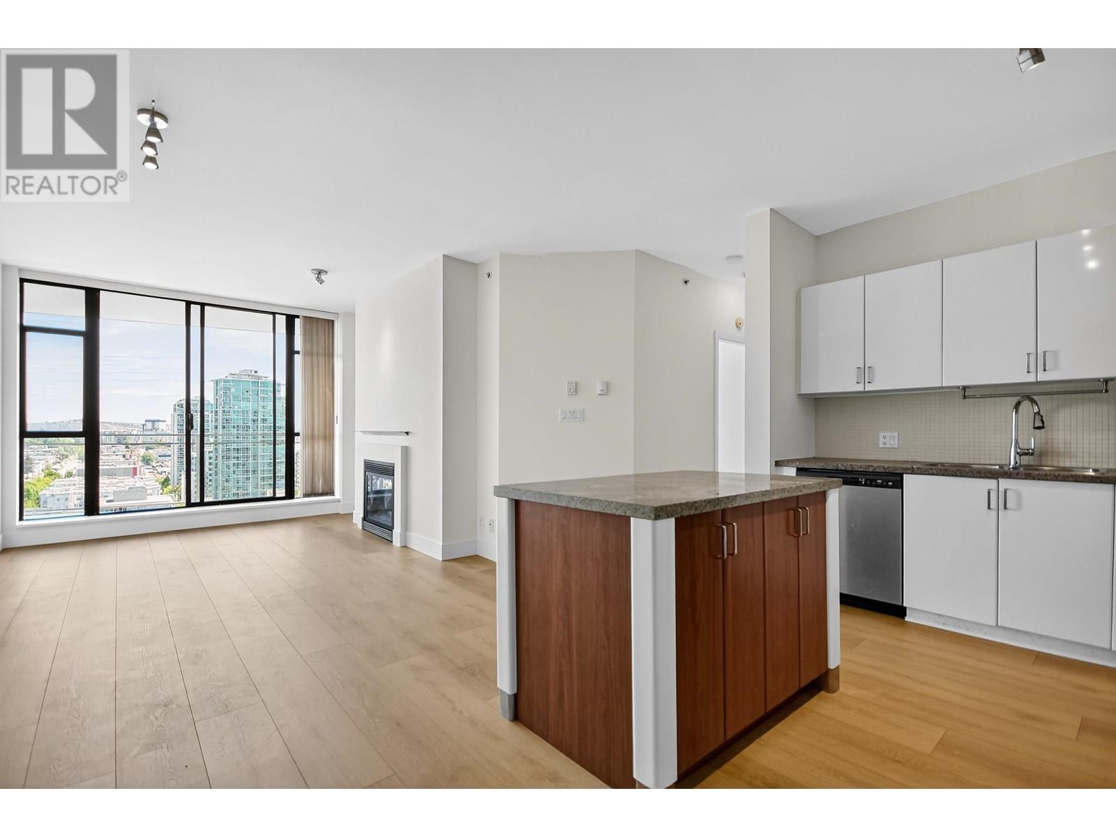 155 W 1st Street Unit 1609, North Vancouver, BC V7M 3N8
