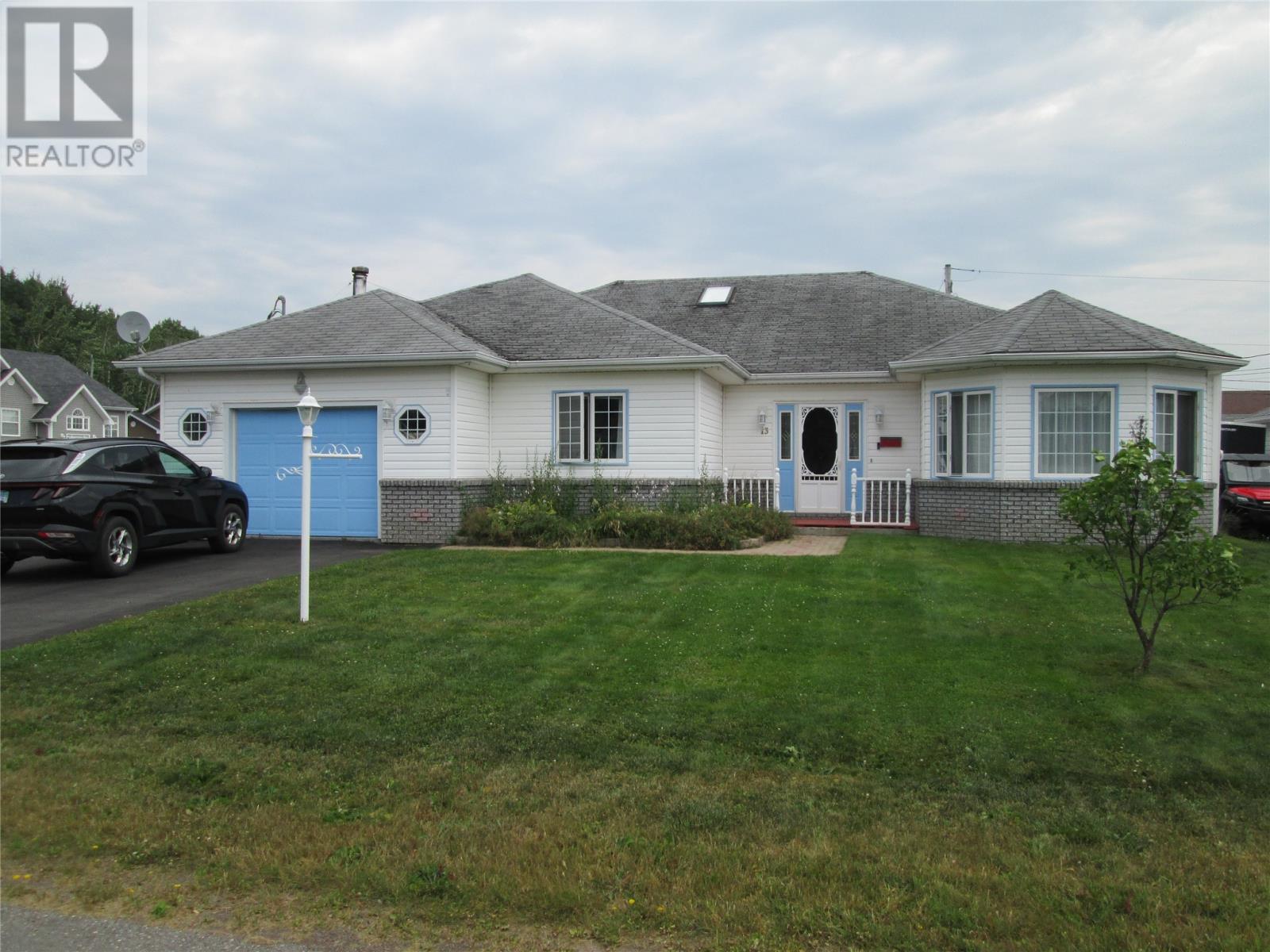 13 Mcdonald Cres, Bishop's Falls, NL A0H 1C0