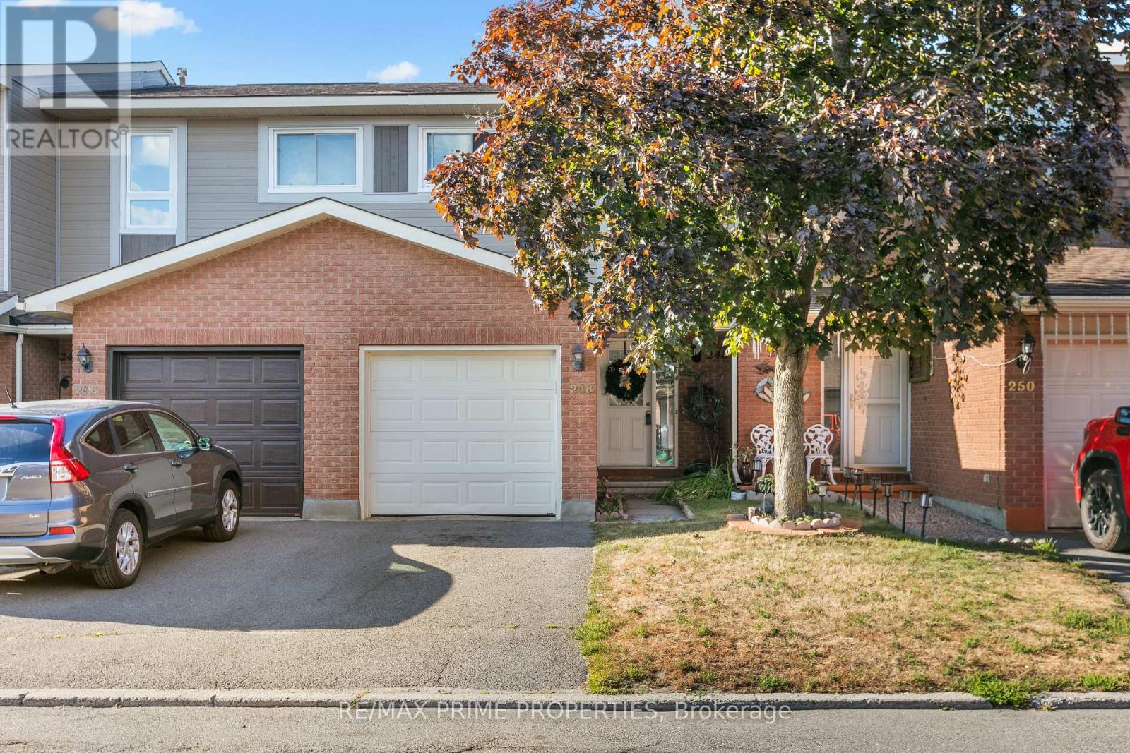 248 Temby Private, Ottawa, ON K1T 2W5