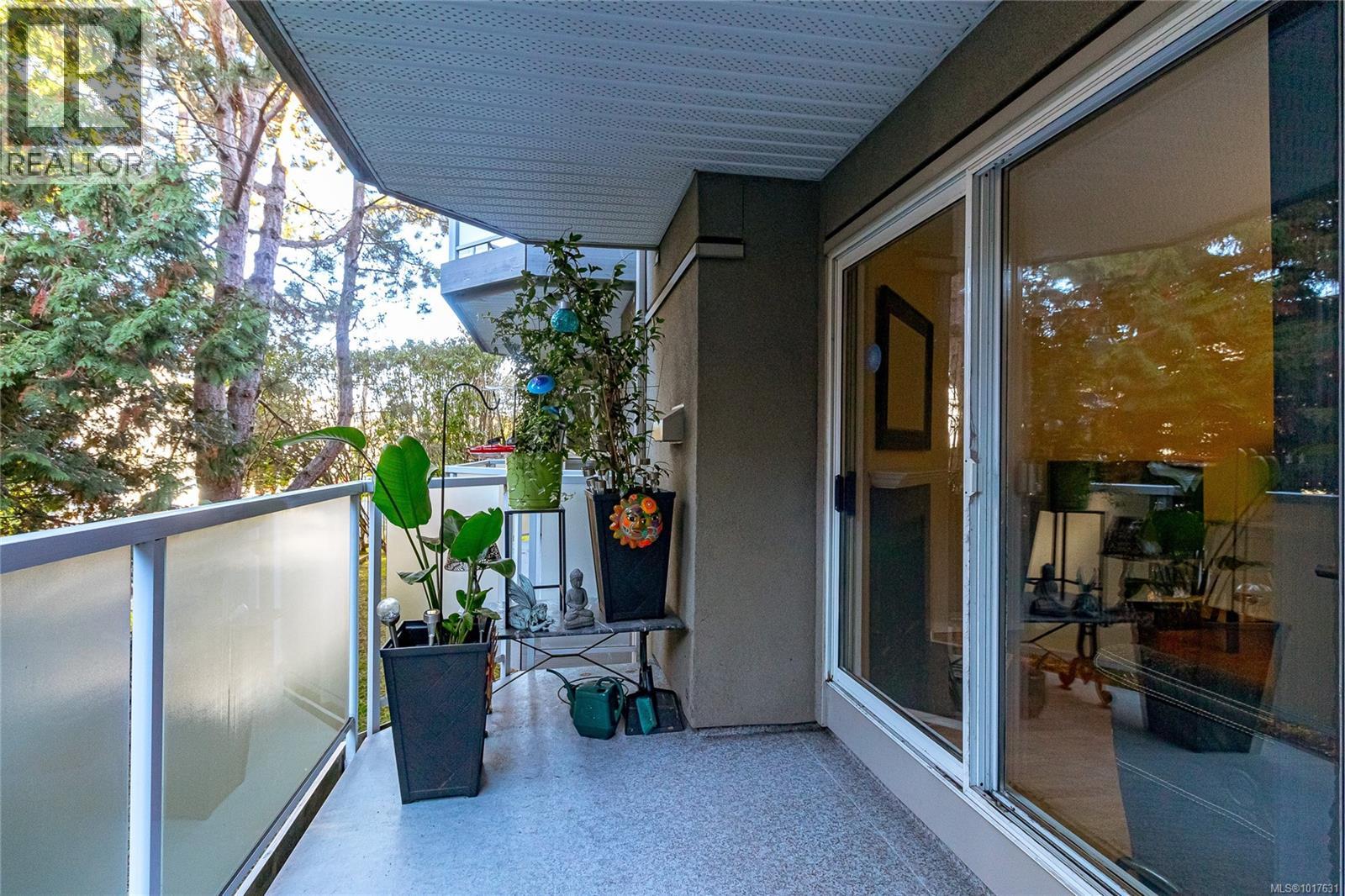 2520 Wark St Unit 205 St, Victoria, BC V8T 5G6