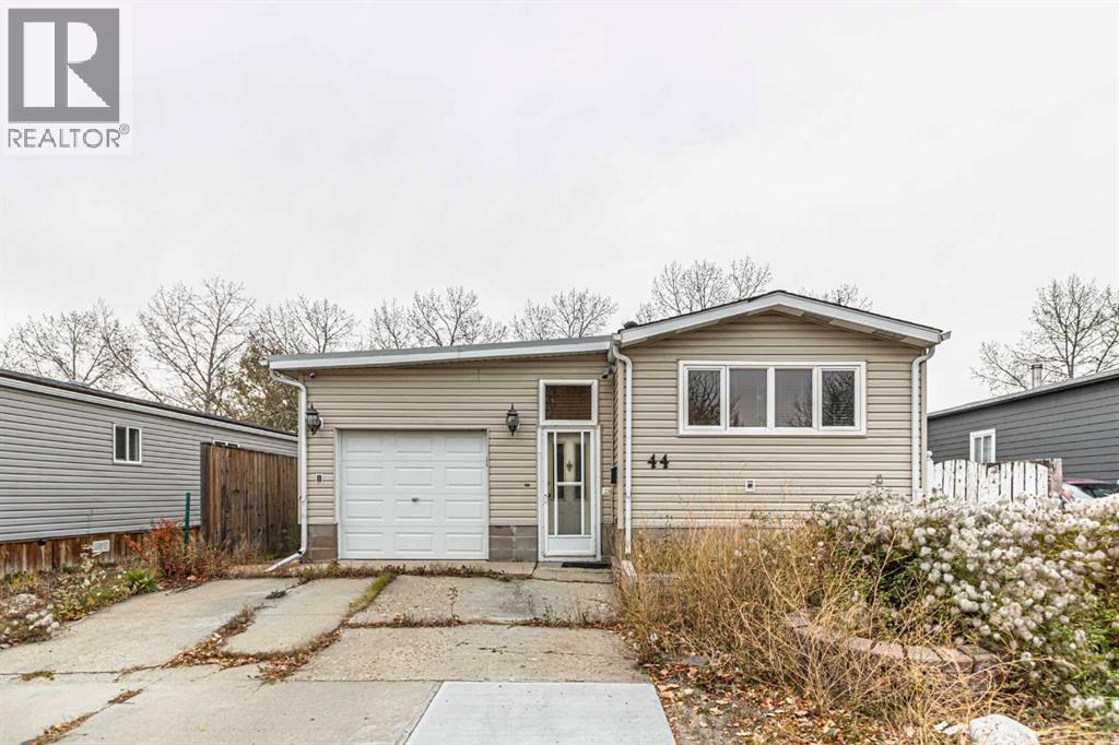 44 Spring Dale Cir SE, Airdrie, AB T4A 1P2