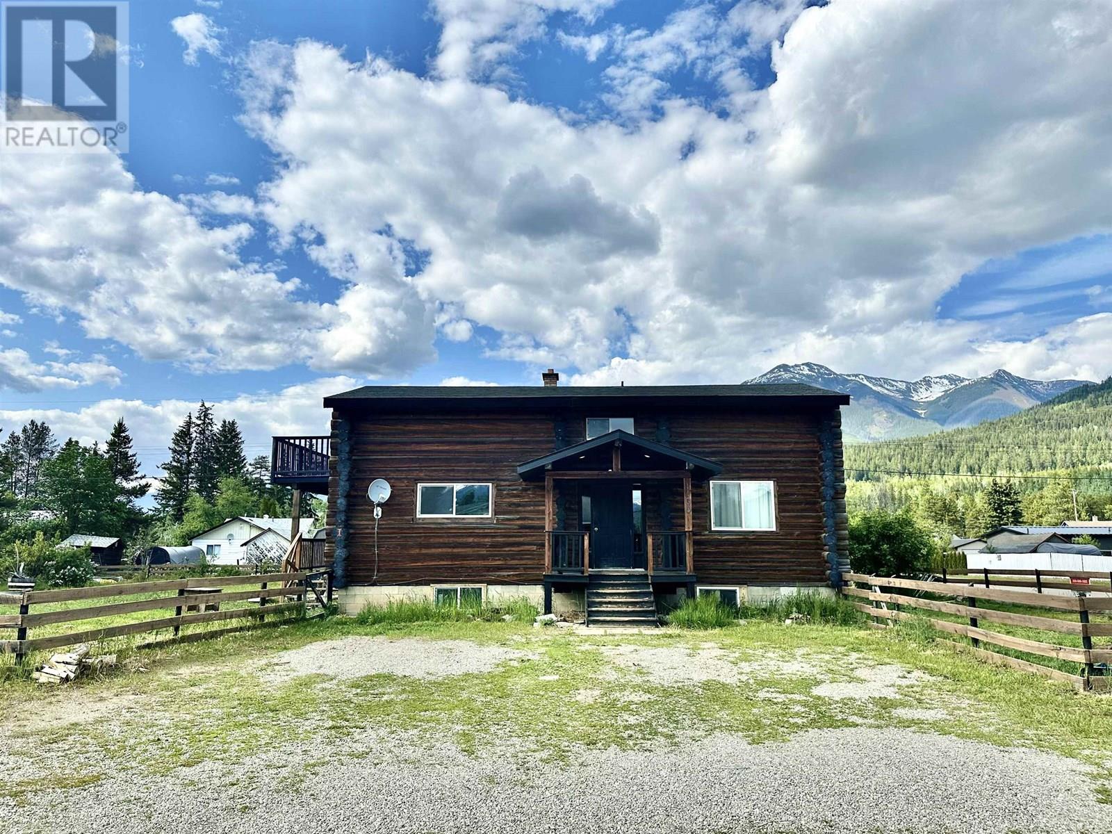1100 7 Avenue, Valemount, BC V0E 2Z0