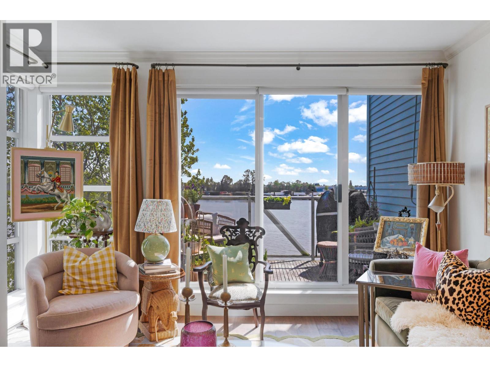 2020 E Kent Avenue South Unit 411, Vancouver, BC V5P 4X1