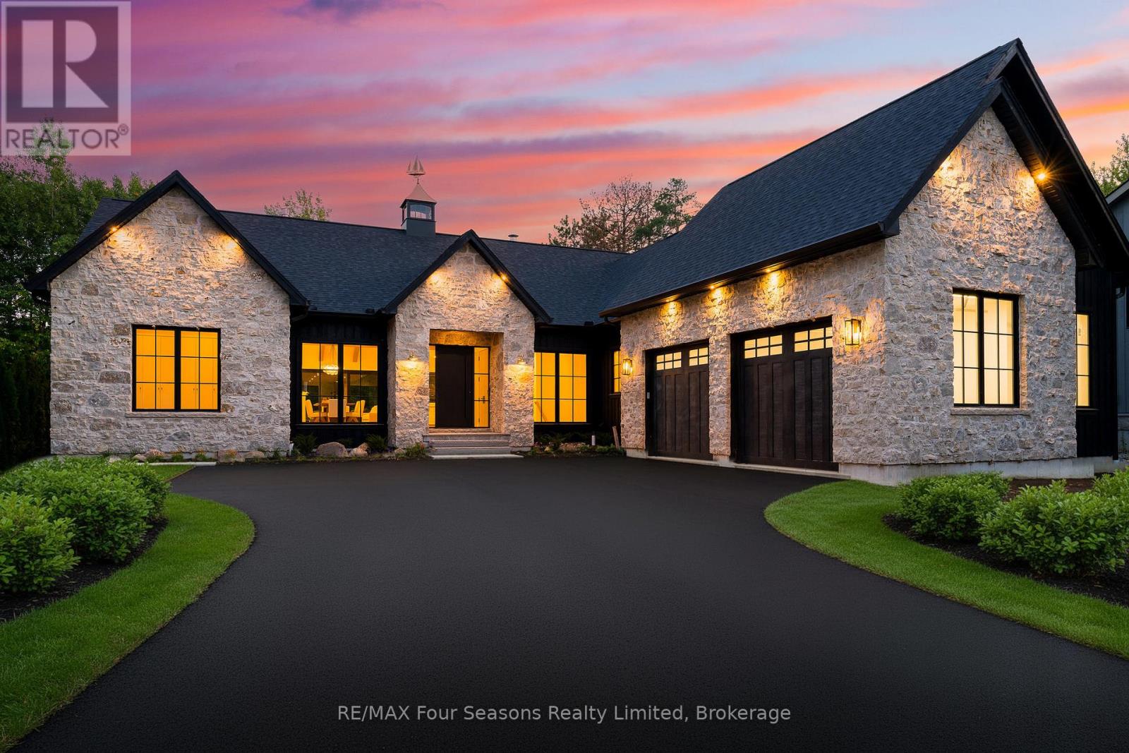 172 Sleepy Hollow Rd, The Blue Mountains, ON L9Y 0S8