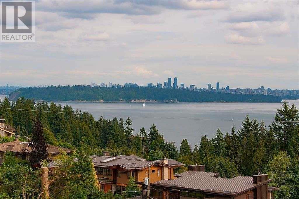 3365 Craigend Rd, West Vancouver, BC V7V 3G1