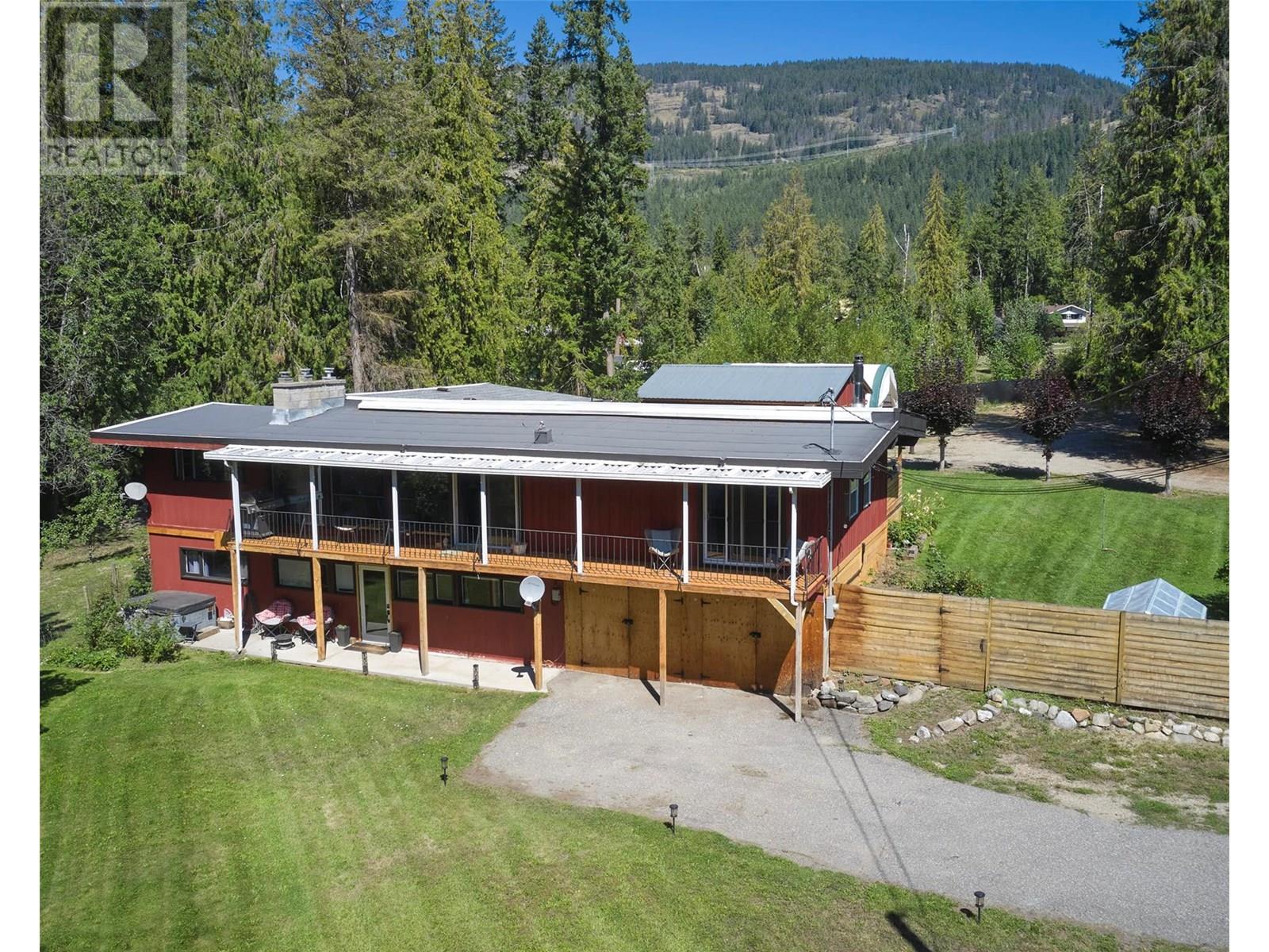 28 Rosoman Rd, Enderby, BC V0E 1V4
