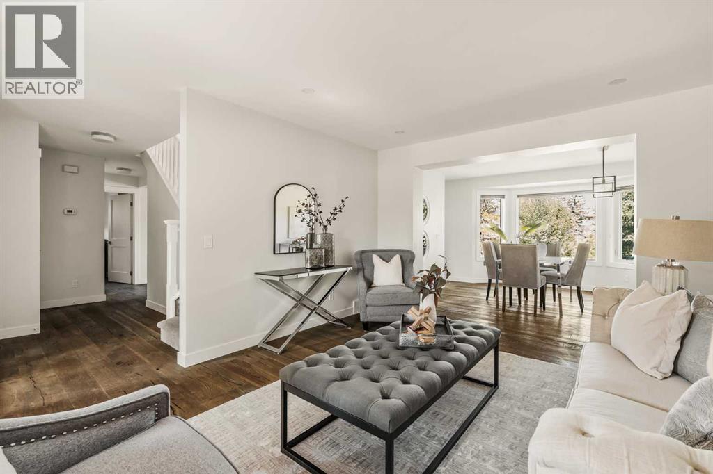 123 Scenic Park Cres NW, Calgary, AB T3L 1S2