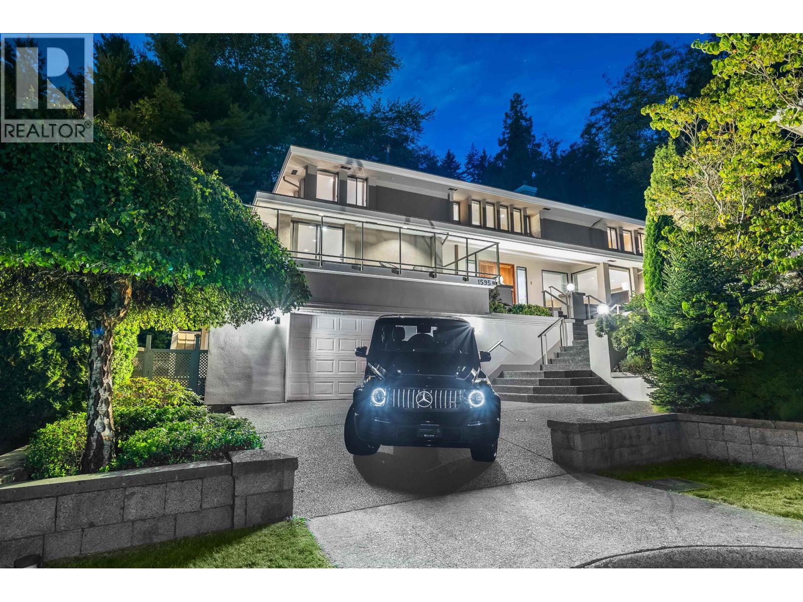 1595 Tyrol Ct, West Vancouver, BC V7S 3G5