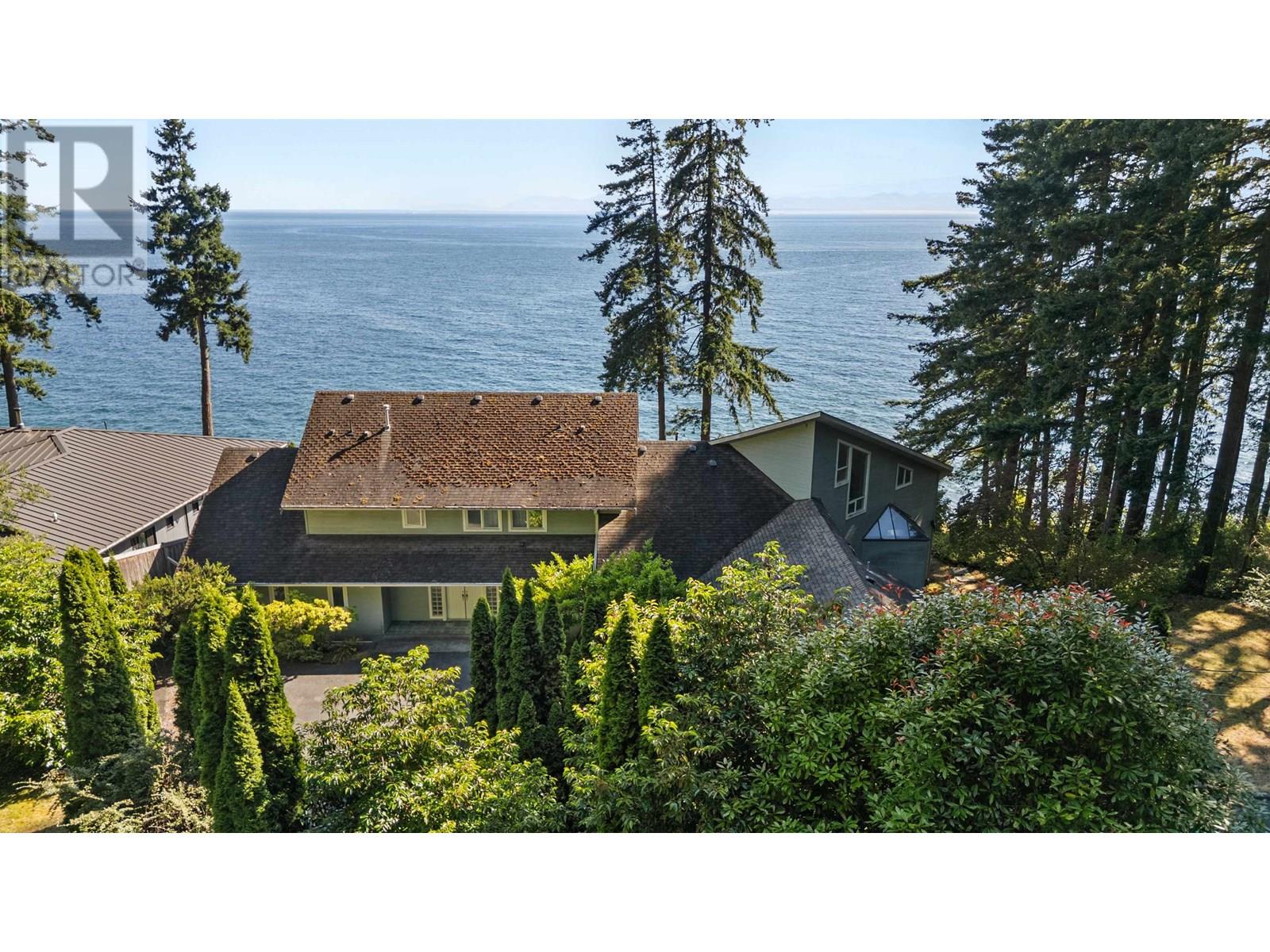 2525 Lower Rd, Roberts Creek, BC V0N 2W4