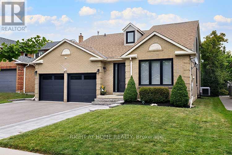 413 Mathews Ct, Newmarket, ON L3X 1C4