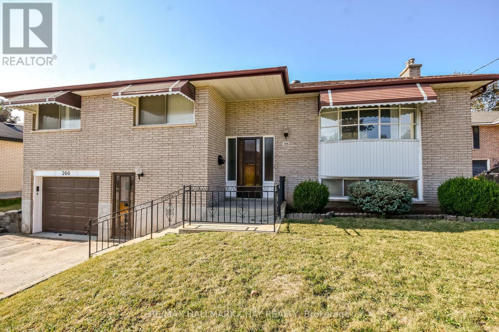 266 Grove St E, Barrie, ON L4M 2R3