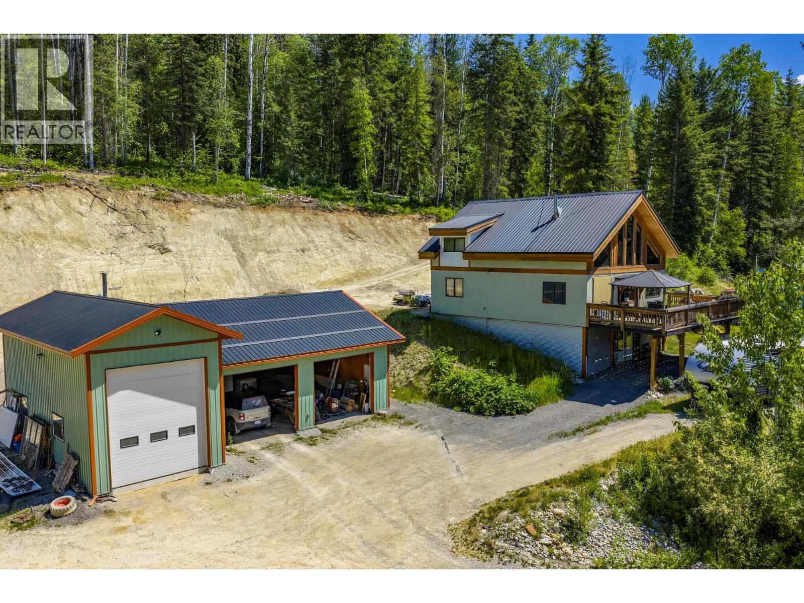 2360 Trans Canada N Hwy, Golden, BC V0A 1H1