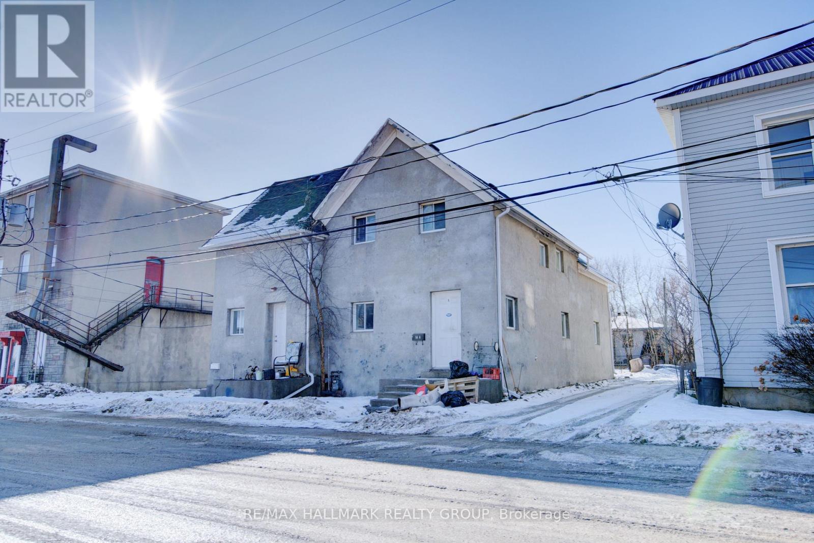 56 Victoria Ave, Smiths Falls, ON K7A 2P4