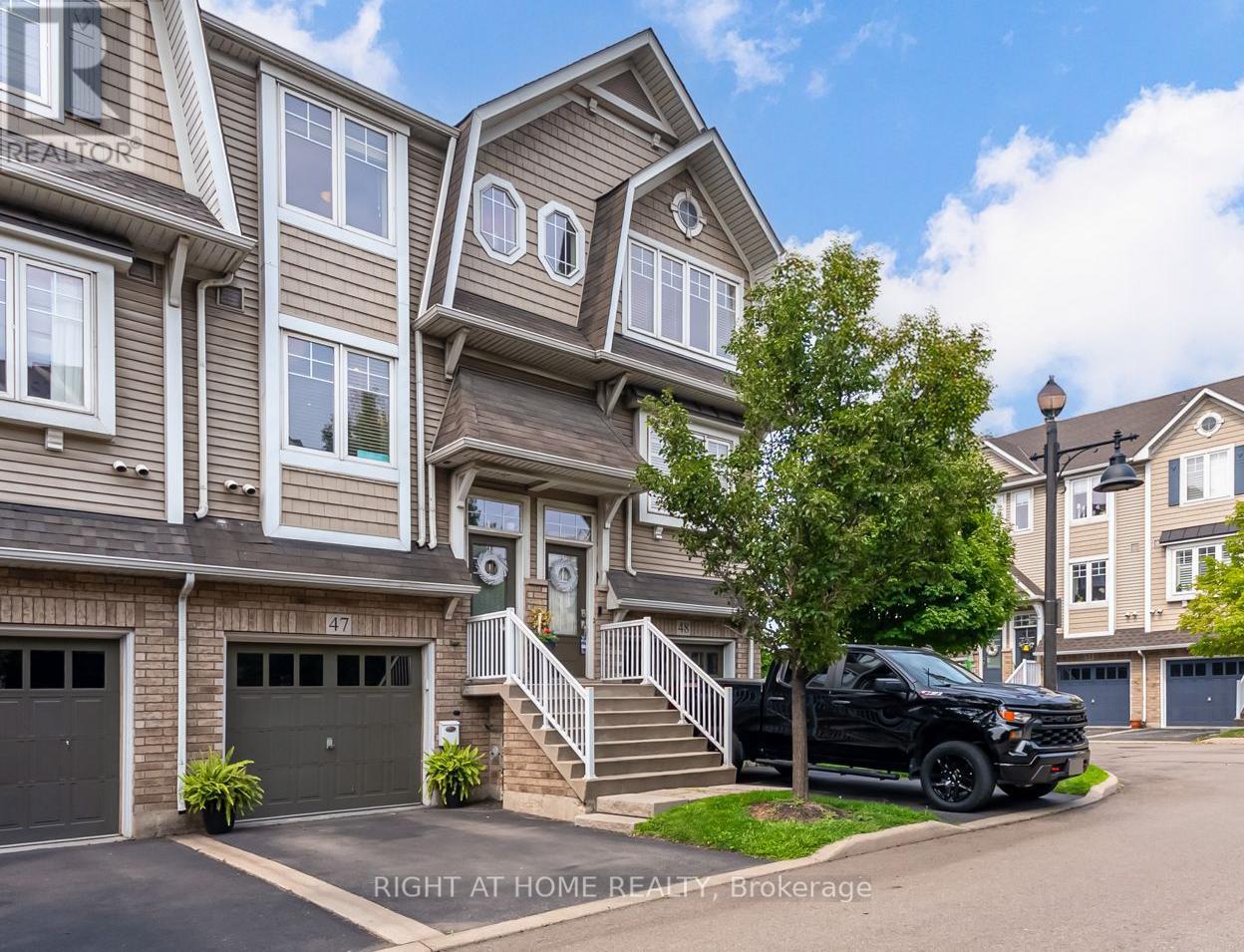 47 337 Beach Blvd, Hamilton, ON L8H 6W4