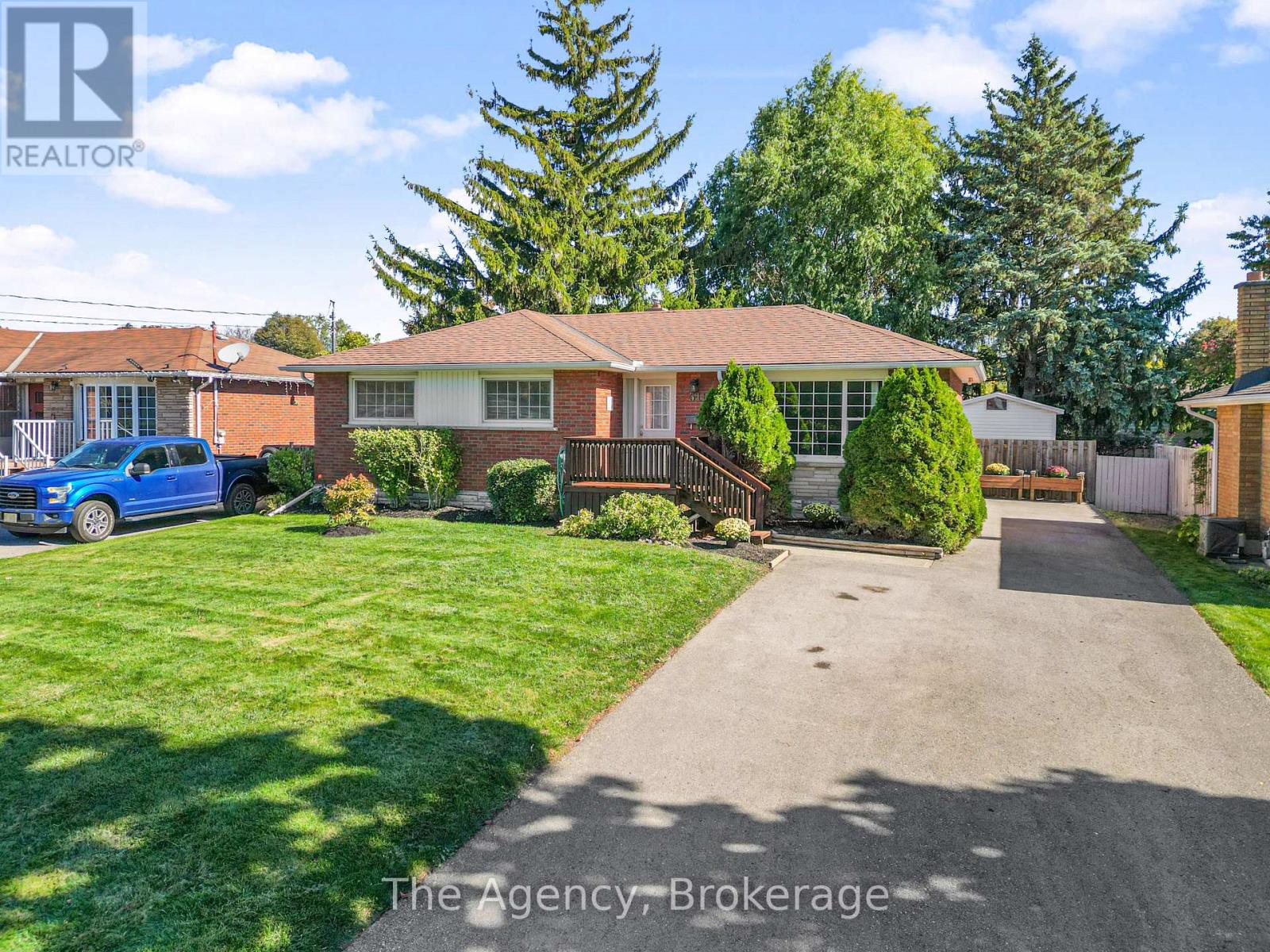 518 Leonard Ave, Welland, ON L3C 3A7