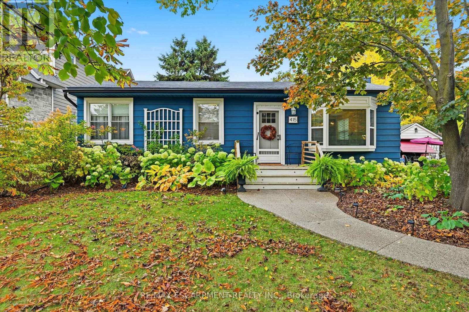 415 Henderson Rd, Burlington, ON L7L 2P6