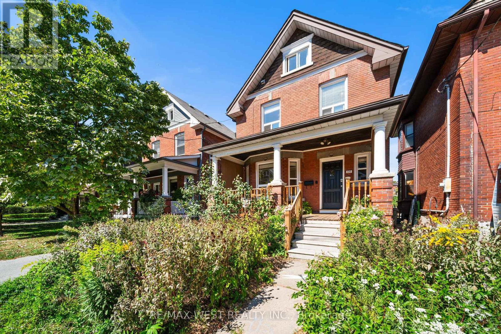 130 St Johns Rd, Toronto, ON M6P 1T9