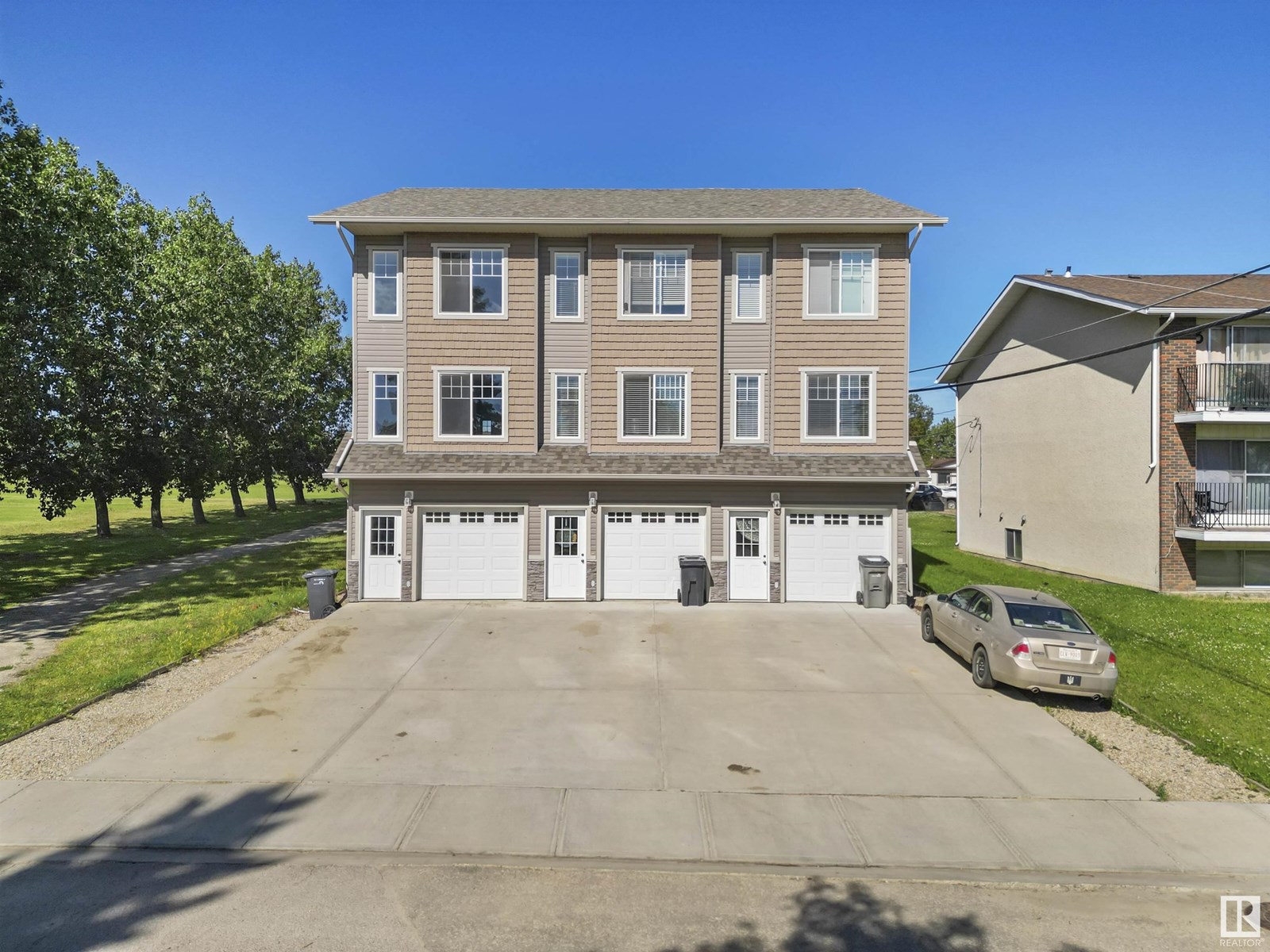 4904 44 Street #2, Drayton Valley, AB T7A 1B2