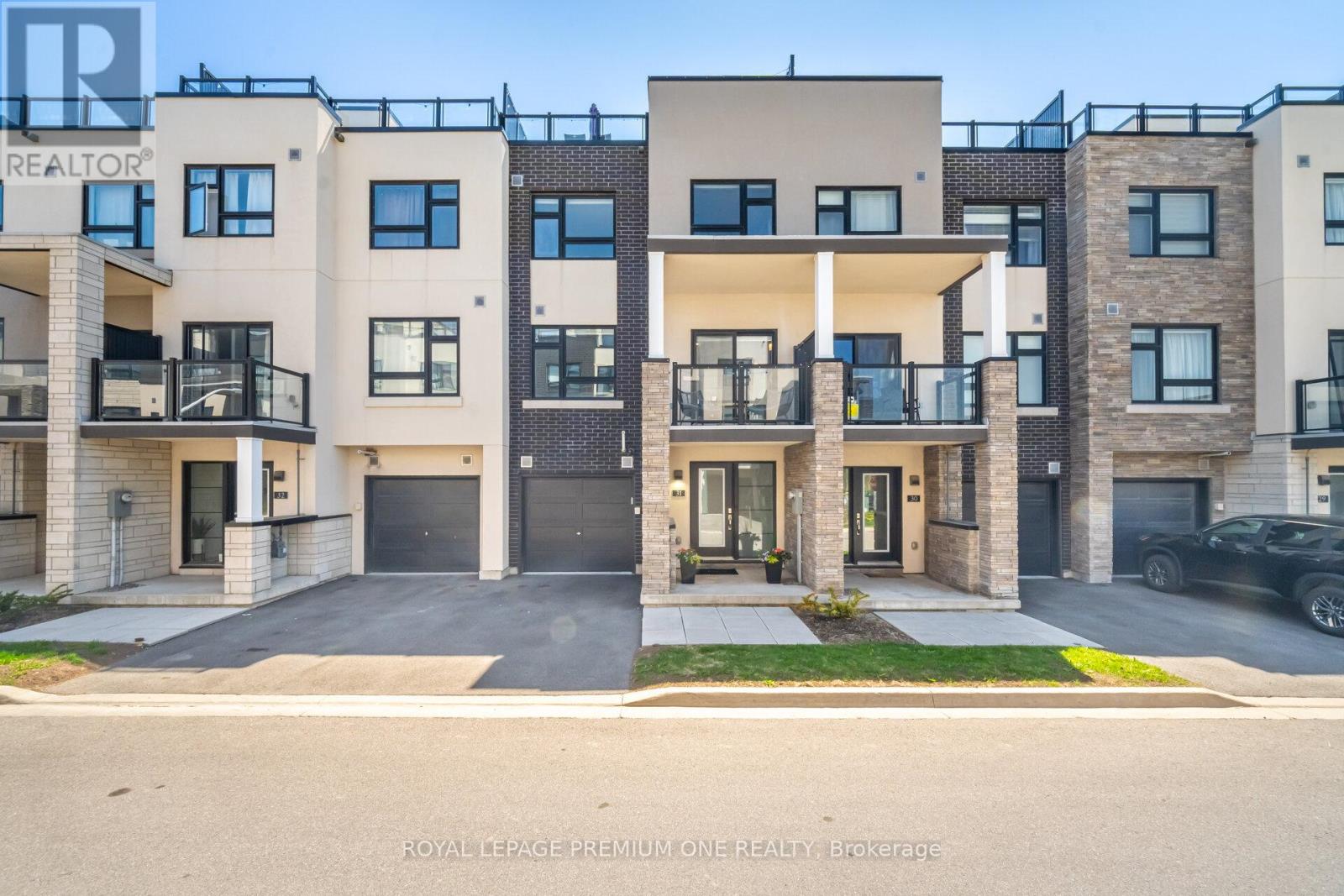 31 1121 Cooke Blvd, Burlington, ON L7T 0C3