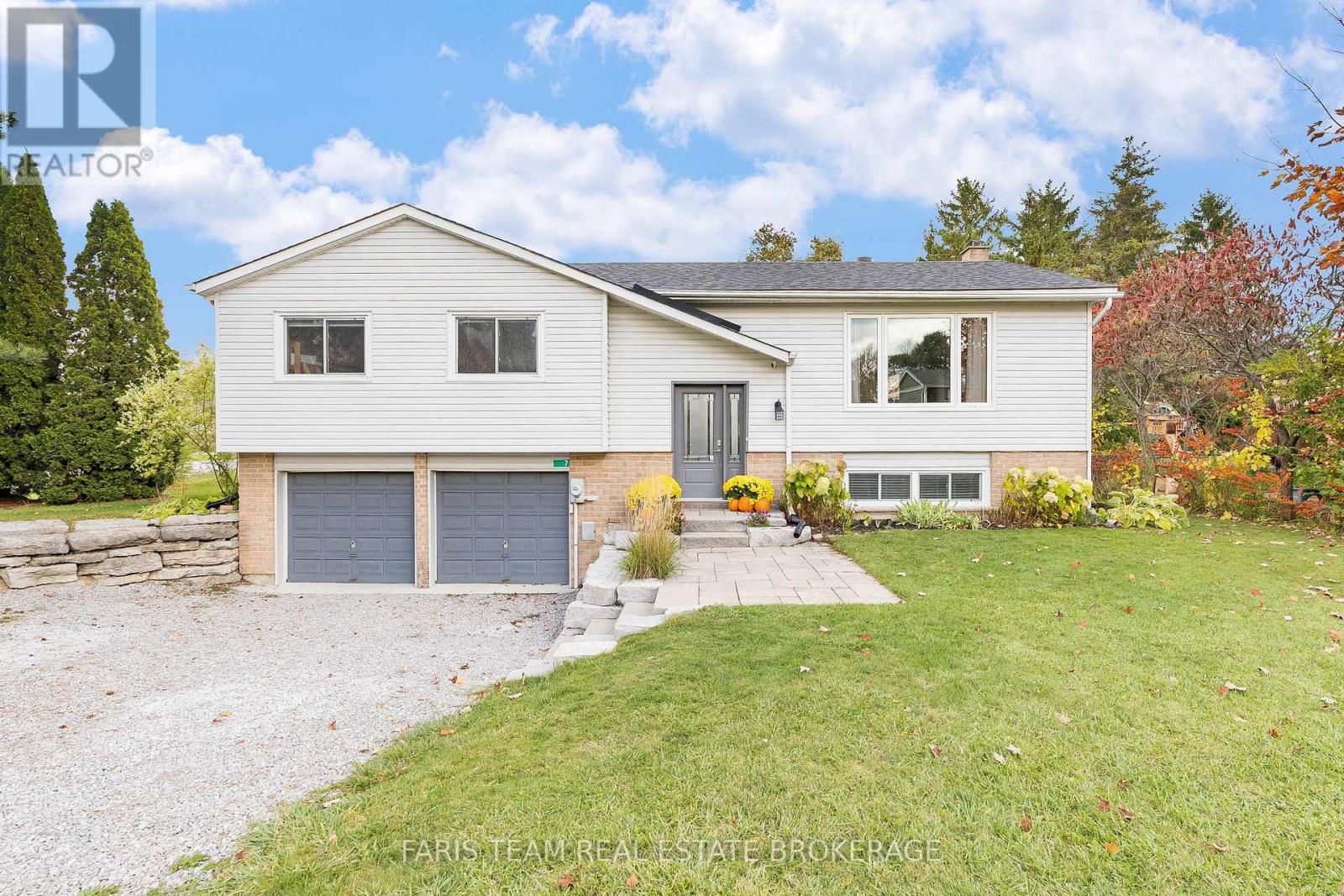 7 Gowan Rd, Oro-Medonte, ON L0L 2L0
