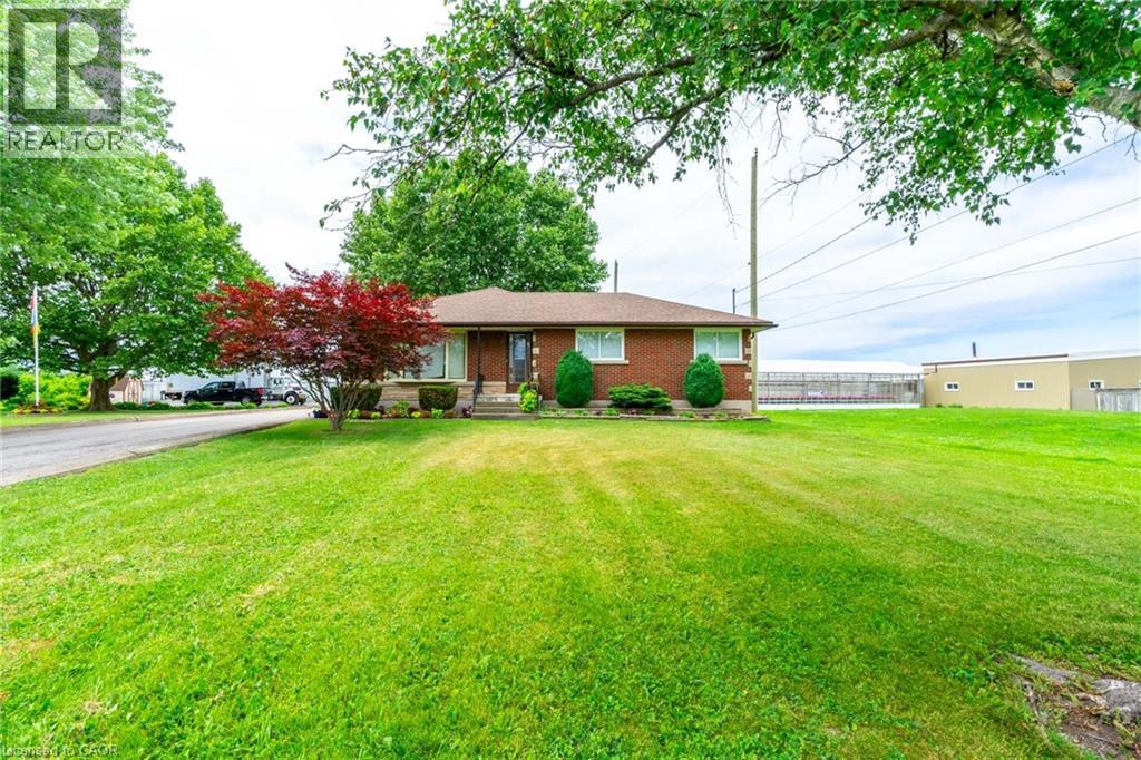 220 Read Rd, St. Catharines, ON L2R 7K6