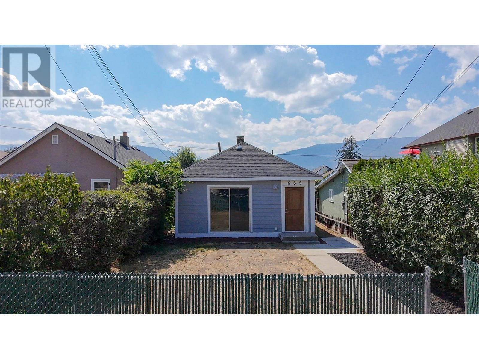 669 Haywood St, Penticton, BC V2A 4W8