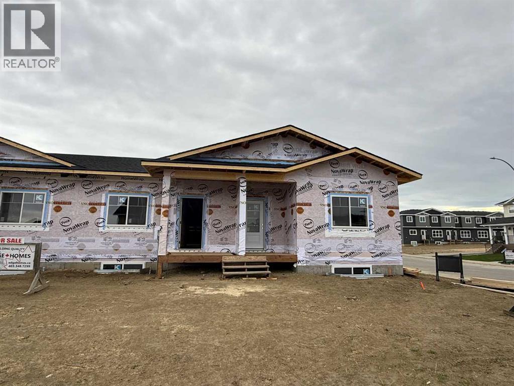 3 Gray Close, Sylvan Lake, AB T4S 0W4