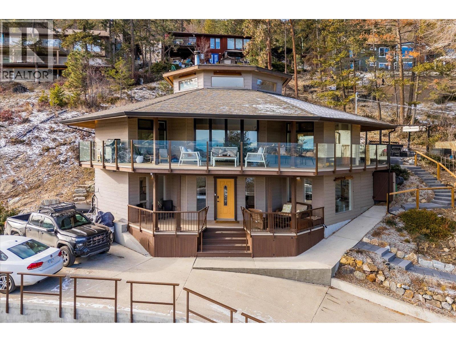 1446 Scott Cres, West Kelowna, BC V1Z 2X6