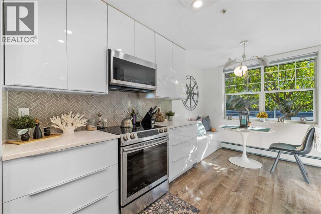 2212 34 Avenue Sw Unit 1, Calgary, AB T2T 2C6