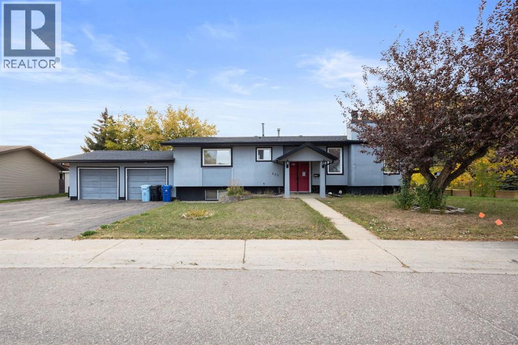 225 Cardinal Dr, Fort Mcmurray, AB T9K 1H9