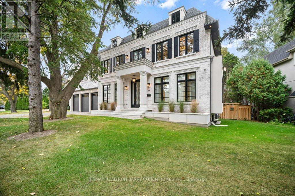 34 Greengate Rd, Toronto, ON M3B 1E8