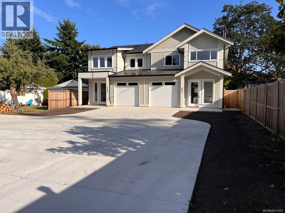 649 Hoffman Ave, Langford, BC V9B 3A6