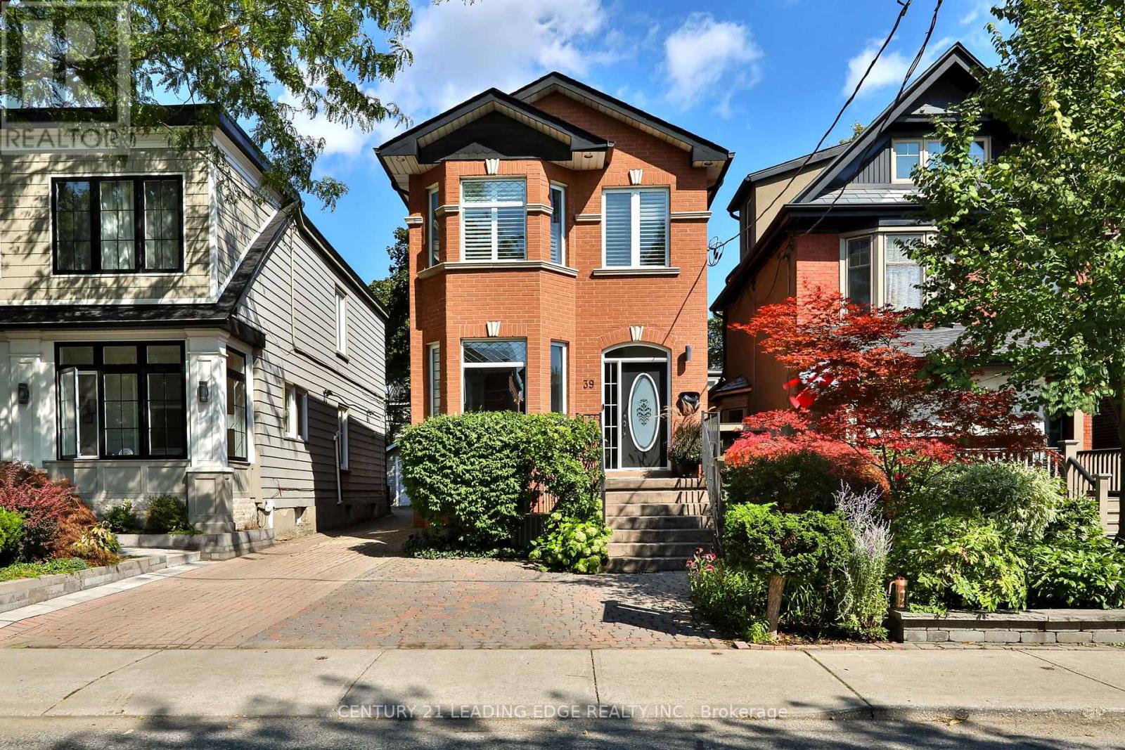 39 Ferrier Ave, Toronto, ON M4K 3H5