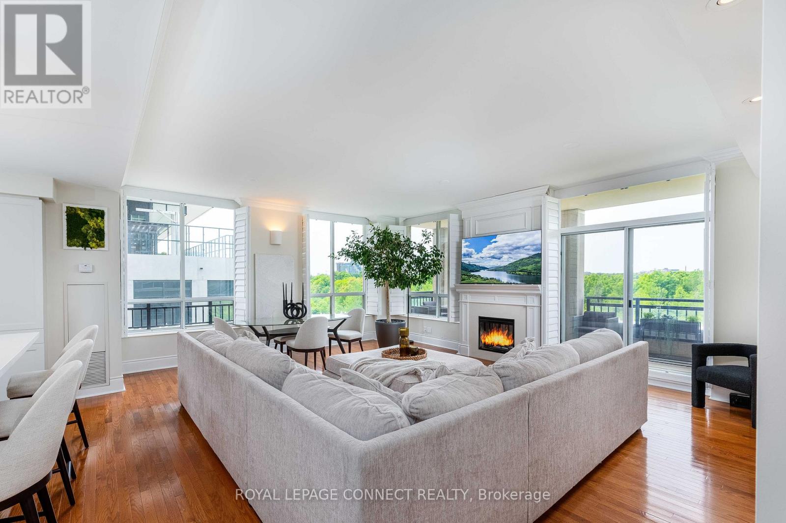 403 1101 Leslie St, Toronto, ON M3C 4G3