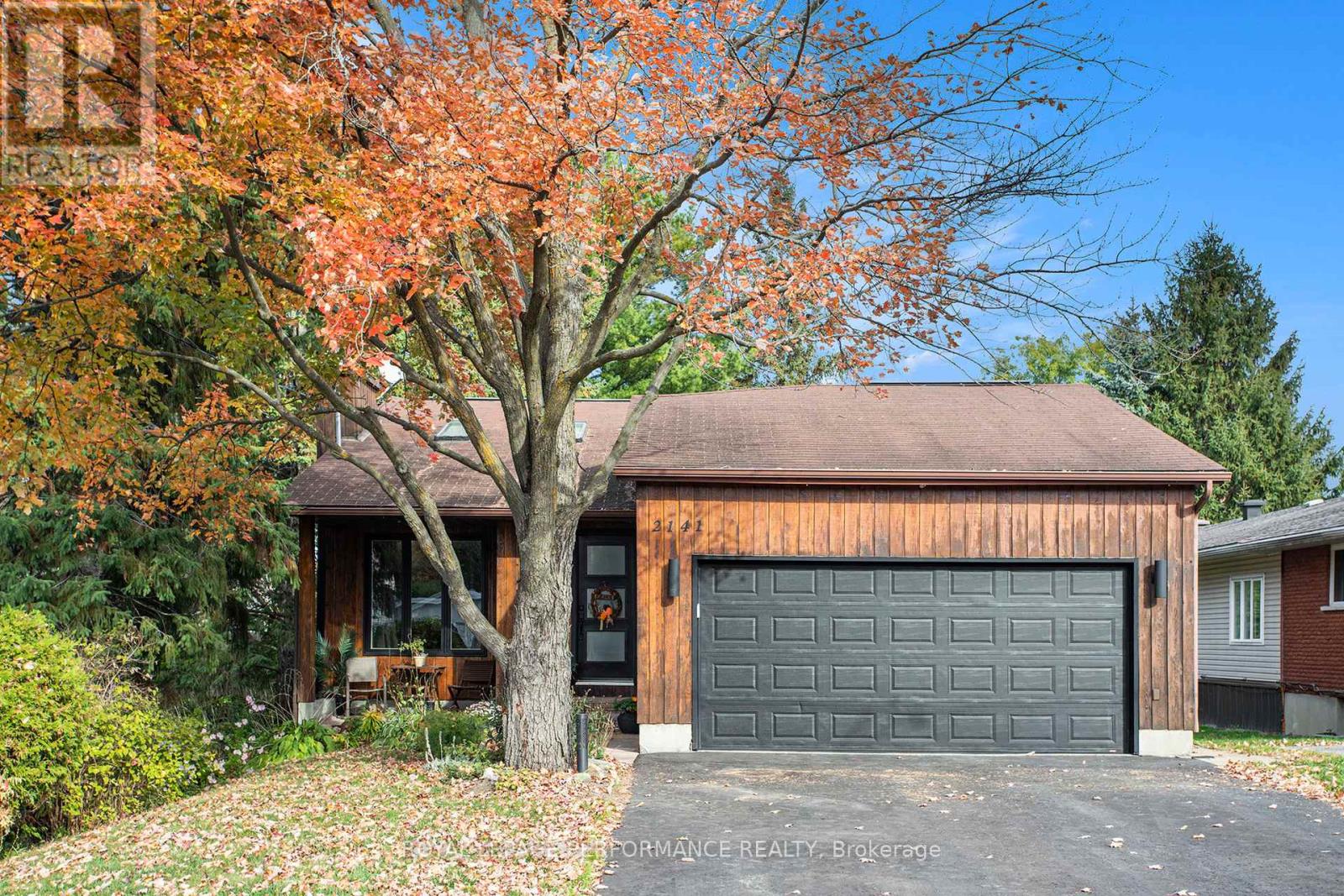 2141 Boyer Rd, Ottawa, ON K1C 1R5