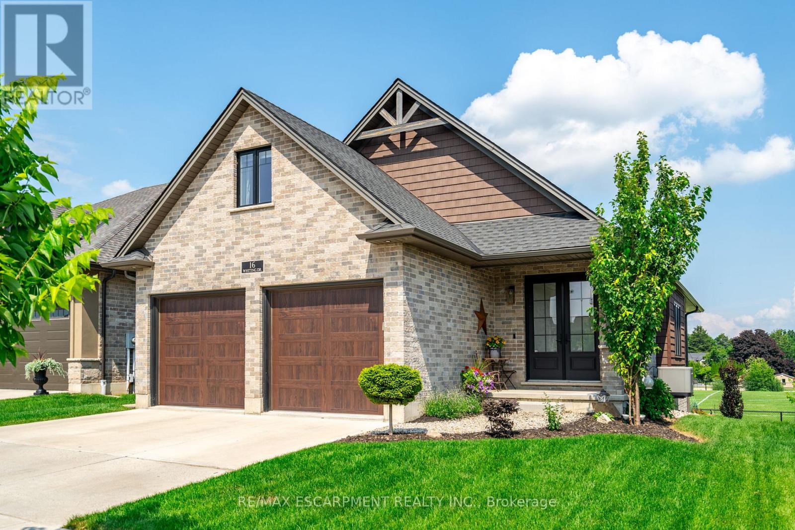 16 Whiting Dr, Brant, ON N3L 0B2