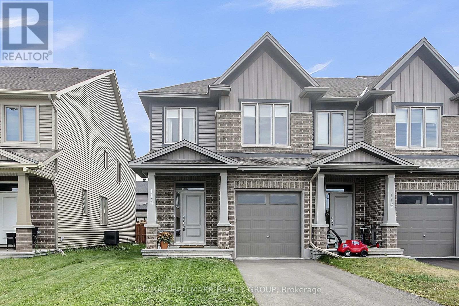 114 Jardiniere St, Ottawa, ON K2S 2K2