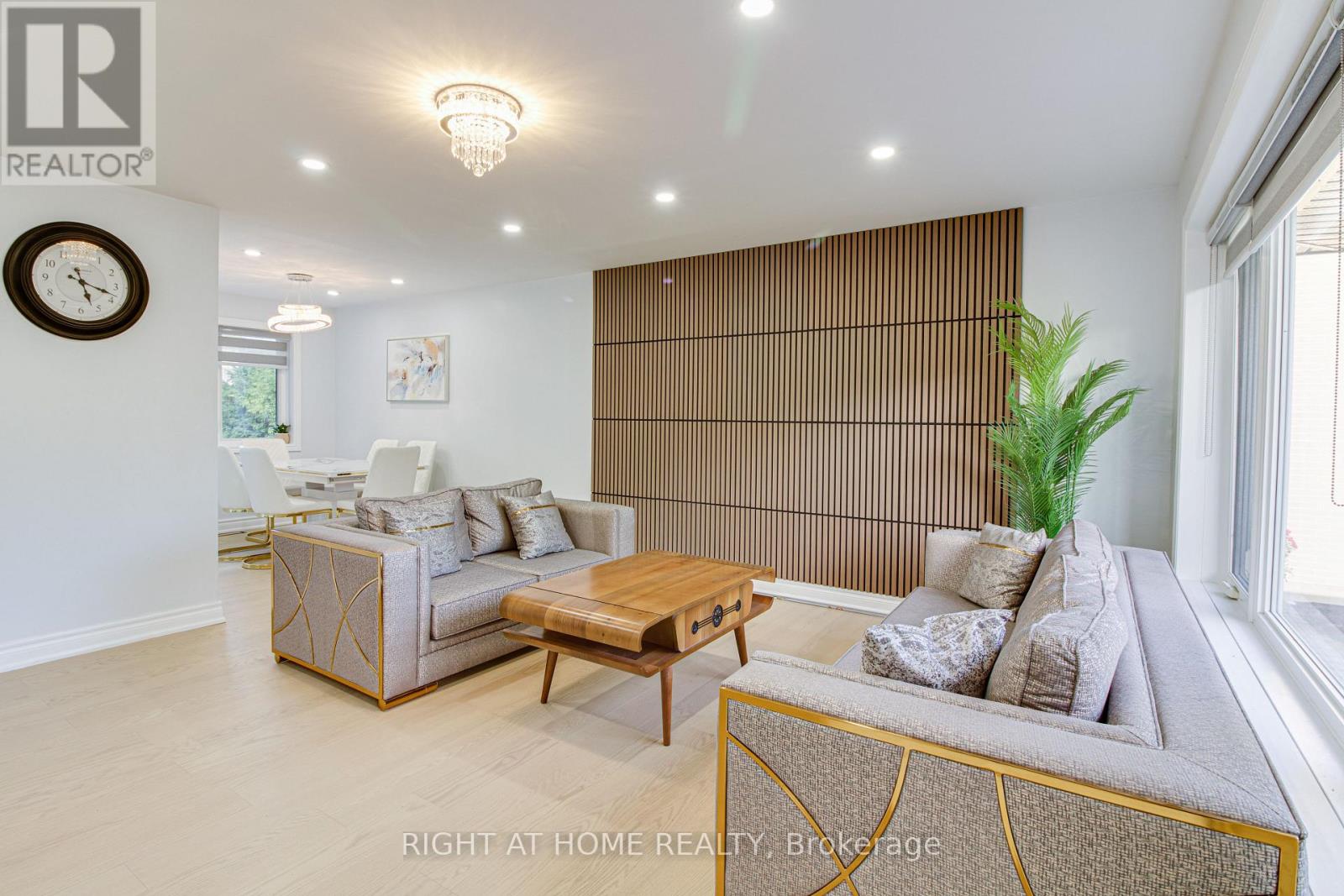 32 Tara Ave, Toronto Bendale, ON M1K 4B1